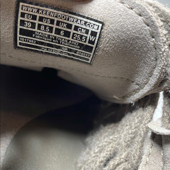 Keen unique suede leather woven design sandals. 8.5 - Picture 3 of 4